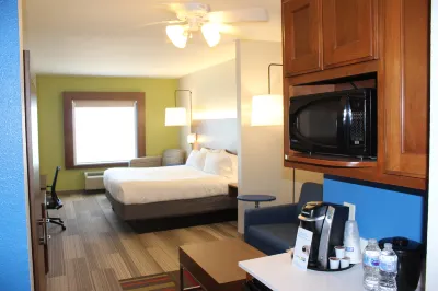 Holiday Inn Express & Suites Mansfield Hotels near St. John Lutheran Church