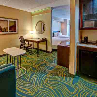SpringHill Suites Norfolk Old Dominion University Rooms