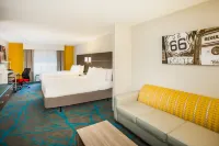 Holiday Inn Express & Suites LITCHFIELD WEST by IHG