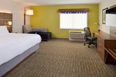 Holiday Inn Express & Suites Ottumwa Các khách sạn gần Frank Huston Softball Field