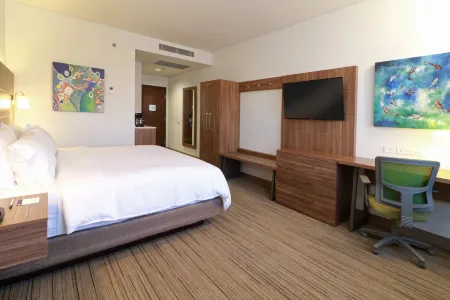 Holiday Inn Express & Suites Ensenada Centro