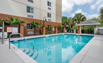 Candlewood Suites Fort Myers-Sanibel Gateway