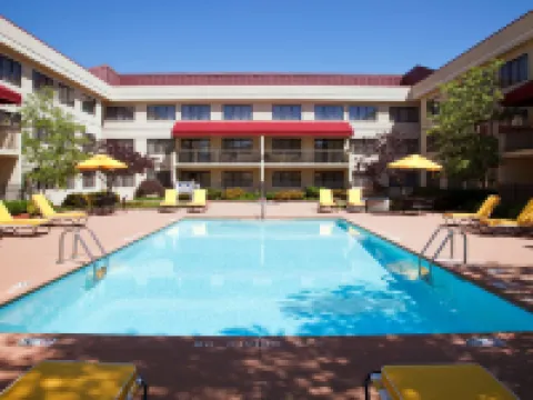 DoubleTree Suites by Hilton Cincinnati - Blue Ash Hotels in Hamilton County