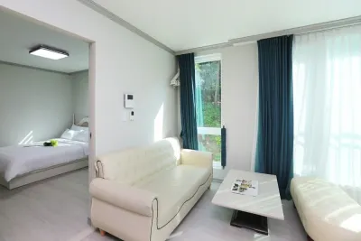 Yangju Jangheung Sumokwon Pension Hotels near Cheongam Folk Museum