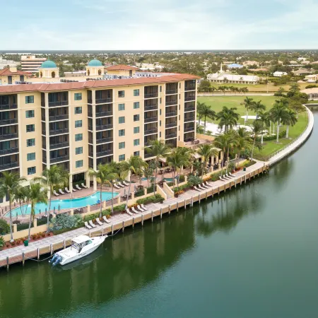 Holiday Inn Club Vacations Sunset Cove Resort by IHG