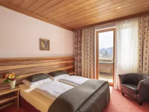Upside down Town Hotel-Neue Post