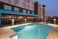 Tru by Hilton Phoenix Glendale Westgate - Rooftop Pools