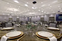 Hilton Garden Inn Cedar Rapids - موقف سيارات