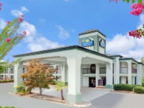 Days Inn & Suites by Wyndham Stockbridge South Atlanta Hotels in Stockbridge