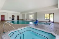 Comfort Inn & Suites Carbondale University Area Hotels in Makanda