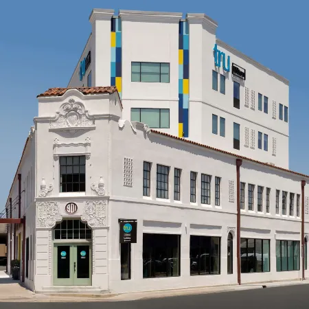 Tru by Hilton San Antonio Downtown Riverwalk Отели рядом с достопримечательностью «Торговый центр Rivercenter»