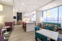 La Quinta Inn & Suites by Wyndham Columbus MS Hotels in Columbus