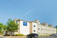Microtel Inn & Suites by Wyndham Roseville/Detroit Area Hotels in Roseville