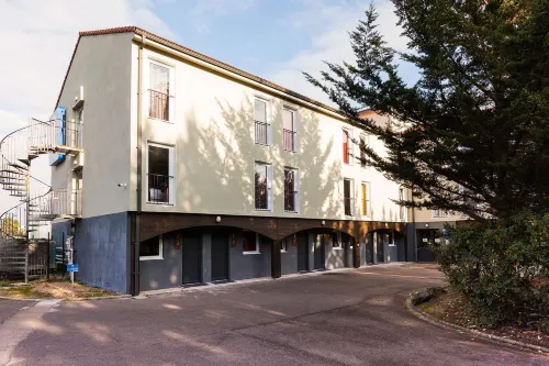 كومفورت هوتل أورليانز أوليفيت بروفنسيس فنادق في أوليفيت