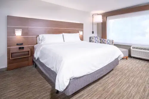 Holiday Inn Express & Suites Brevard – City Center Photos