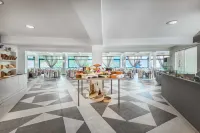 Atrium Hotel - breakfast