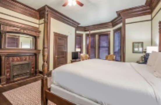 Coombs Inn & Suites