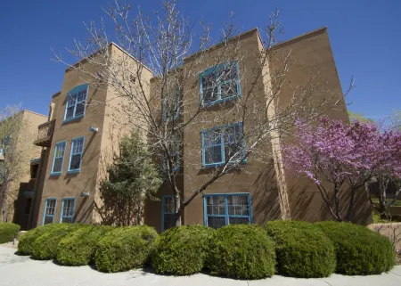 Hilton Vacation Club Villas de Santa Fe Отели рядом с достопримечательностью «Публичная библиотека Санта-Фе»