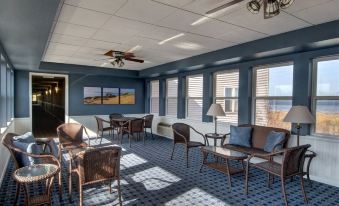 Cherry Tree Inn & Suites