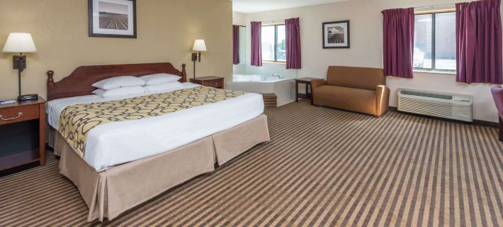 Baymont by Wyndham Metropolis Hotels in McCracken County