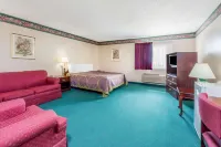 Super 8 by Wyndham Jerseyville Hotels in Elsah