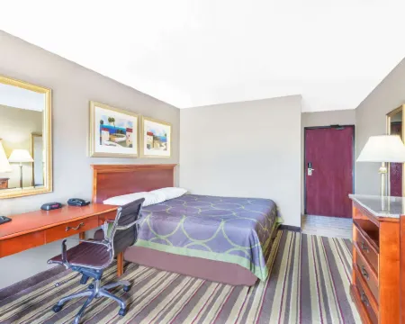 Super 8 by Wyndham Tilton/Lake Winnipesaukee Hotels in Tilton