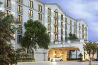 DoubleTree by Hilton Hotel Austin Hotels near UpgradeUSA