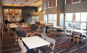 La Quinta Inn & Suites by Wyndham Perry