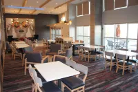 La Quinta Inn & Suites by Wyndham Perry Hotels in Perry