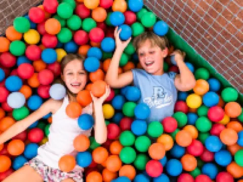 ロイヤル ソン ボウ ファミリー クラブ アライオルのホテル