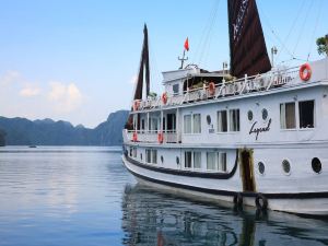 Halong Bay Overnight Cruise