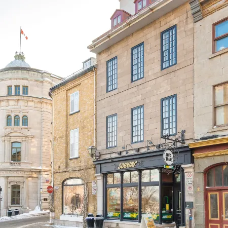 Les Lofts de Buade - PAR les Lofts Vieux-Québec Отели рядом с достопримечательностью «Пляс Ройяль»