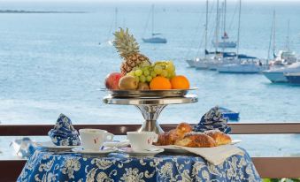 Hotel Mediterraneo - Housity