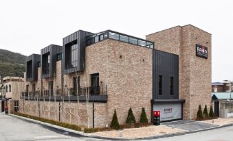 Raon Hotel - Housity
