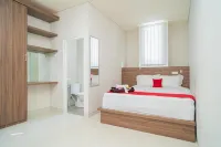 RedDoorz Plus @ Jalan Pemuda Timur Bojonegoro Hotels in Bojonegoro