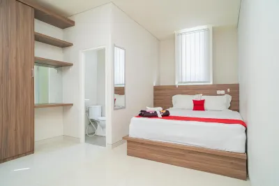 RedDoorz Plus @ Jalan Pemuda Timur Bojonegoro Hotel dekat Stikes Muhammadiyah Bojonegoro