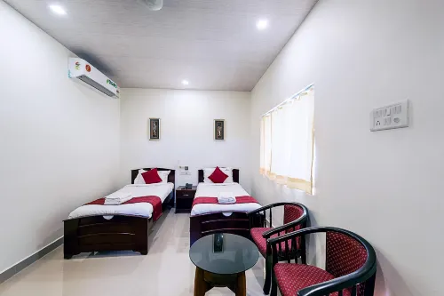 Varuna Inn Banquets & Resort Hotels in Nemmeli