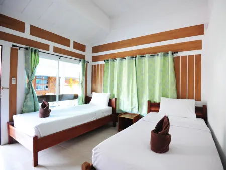 Phi Phi Twin Palms Bungalow Отели рядом с достопримечательностью «View Point»