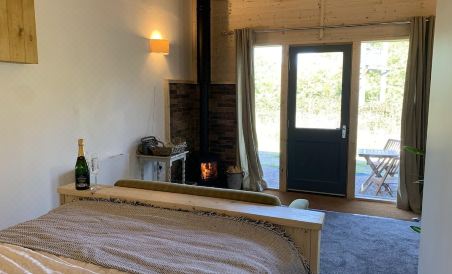 1 Bed Barn Farm Stay - Housity