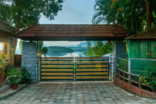 Karapuzha Village Resort