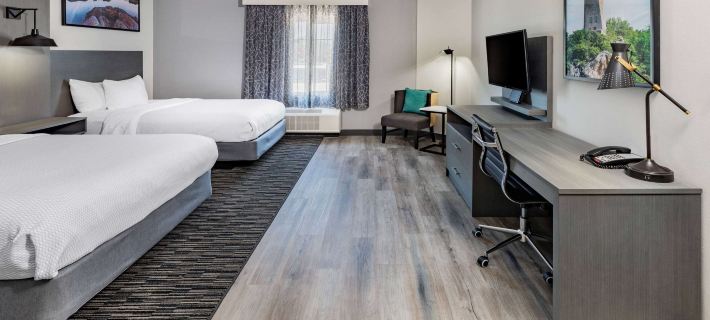 La Quinta Inn & Suites by Wyndham Ardmore アードモアのホテル