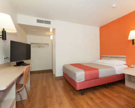 Hi - Wheel Flats Hotels in Davis