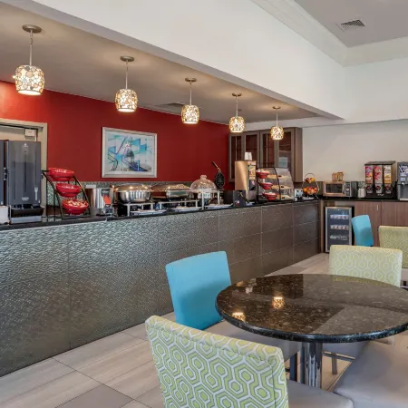 Best Western Plus Carlton Suites
