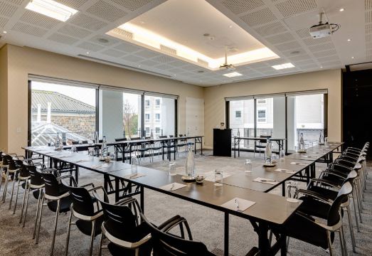 5. 프로테아 호텔 ..