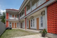 RedDoorz Syariah Near Universitas Tidar Magelang Hotels in Magelang Regency