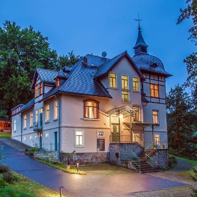 Gästehaus Villa Rose Отели рядом с достопримечательностью «Замок Шёнфельд»
