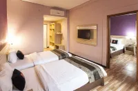 Grand Sovia Hotel Hotel dekat Borma Toserba Dakota