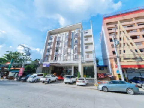 RedDoorz Plus @ Roxas Street Davao Hoteles en Dávao