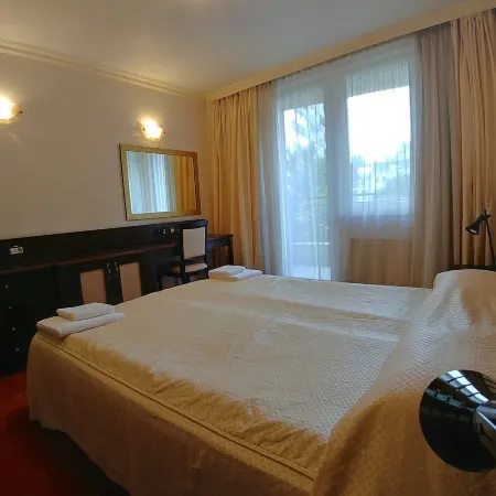 Aparthouse Borovo Near Bulgaria Mall, Free Street Parking