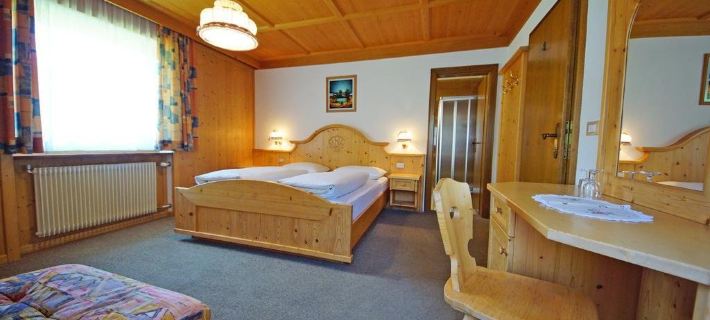 Garni B&B Arnica Hotels in Mareo